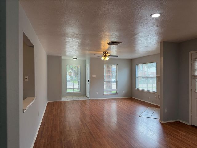 7427 Briargate Drive, Houston, TX 77489