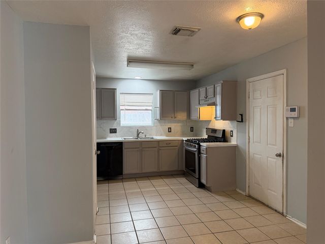 7427 Briargate Drive, Houston, TX 77489