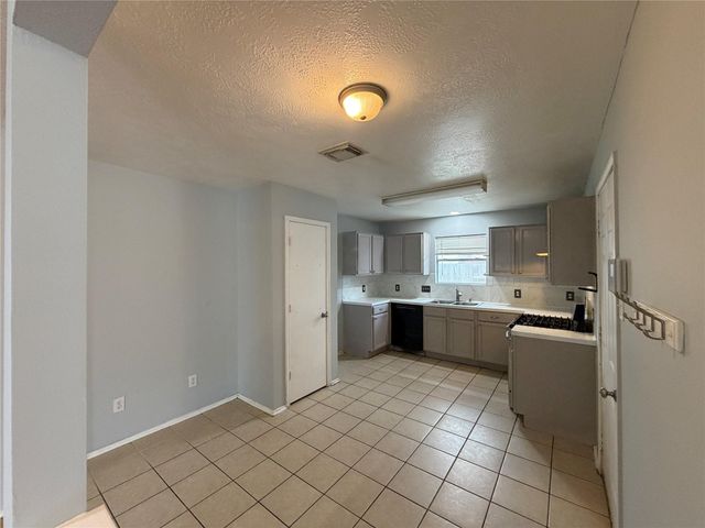 7427 Briargate Drive, Houston, TX 77489