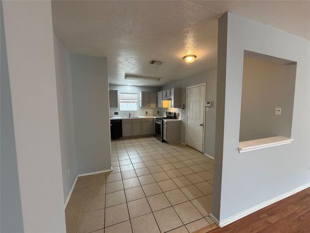 7427 Briargate Drive, Houston, TX 77489