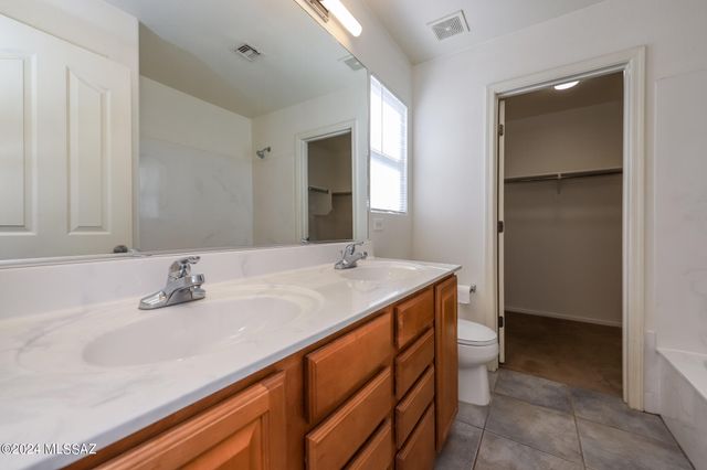 2083 S McConnell Drive, Tucson, AZ 85710