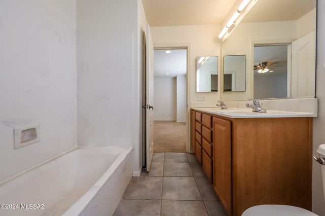 2083 S McConnell Drive, Tucson, AZ 85710