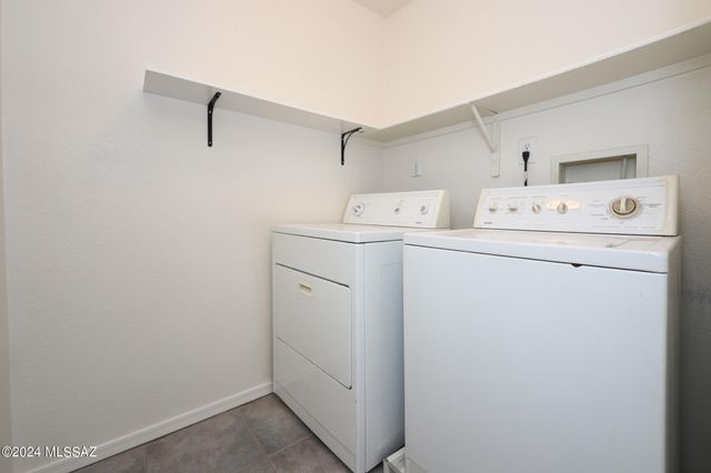 2083 S McConnell Drive, Tucson, AZ 85710