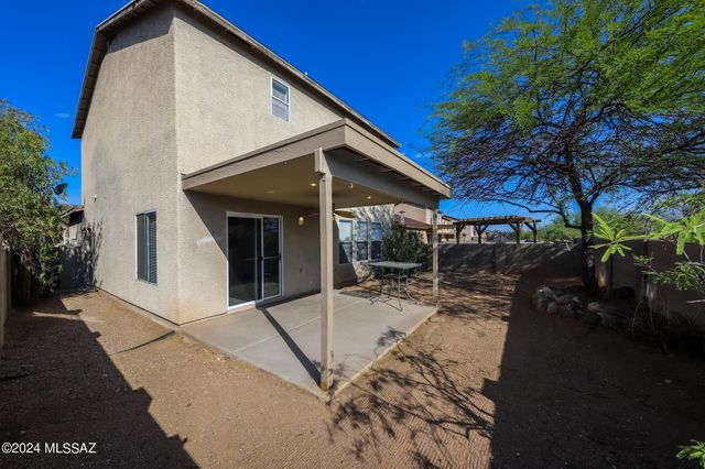2083 S McConnell Drive, Tucson, AZ 85710