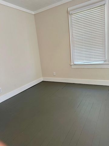1009 Sealy Street, Galveston, TX 77550