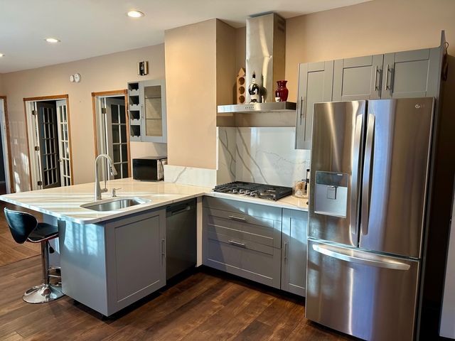 908 N Raynor Avenue, Joliet, IL 60435