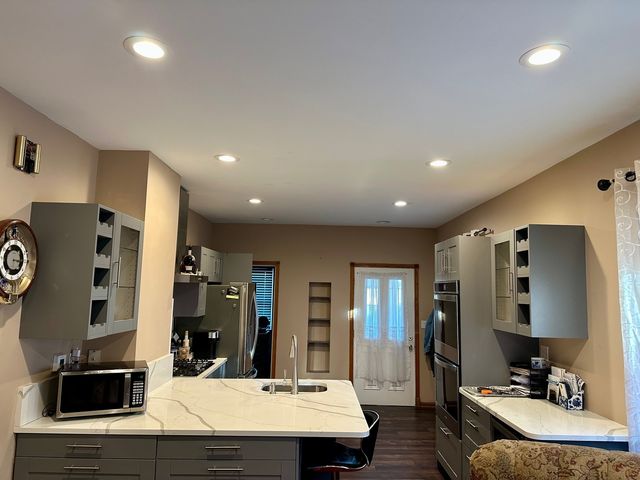 908 N Raynor Avenue, Joliet, IL 60435