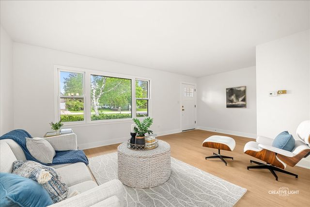 5S464 Sherman Avenue, Naperville, IL 60563
