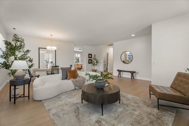 1050 Violet Way, Gilroy, CA 95020