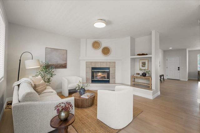 1050 Violet Way, Gilroy, CA 95020
