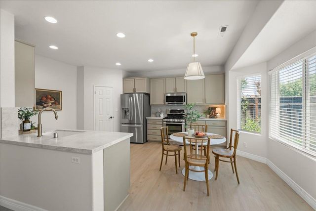 1050 Violet Way, Gilroy, CA 95020