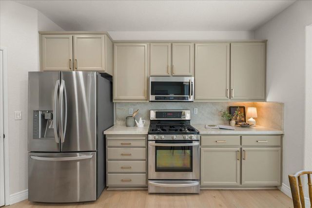 1050 Violet Way, Gilroy, CA 95020