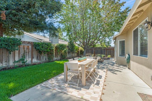1050 Violet Way, Gilroy, CA 95020