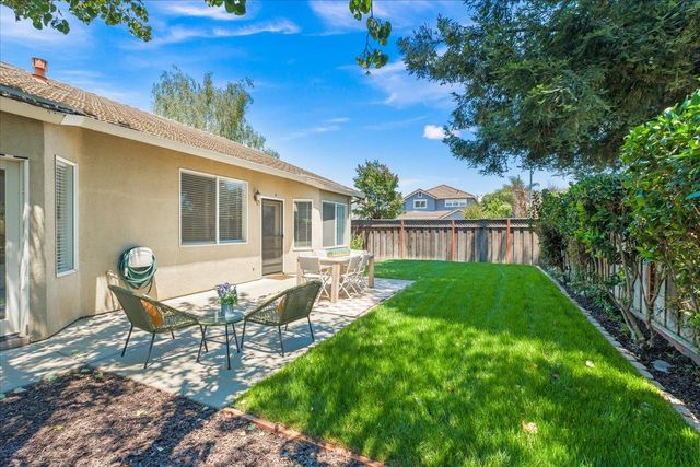 1050 Violet Way, Gilroy, CA 95020