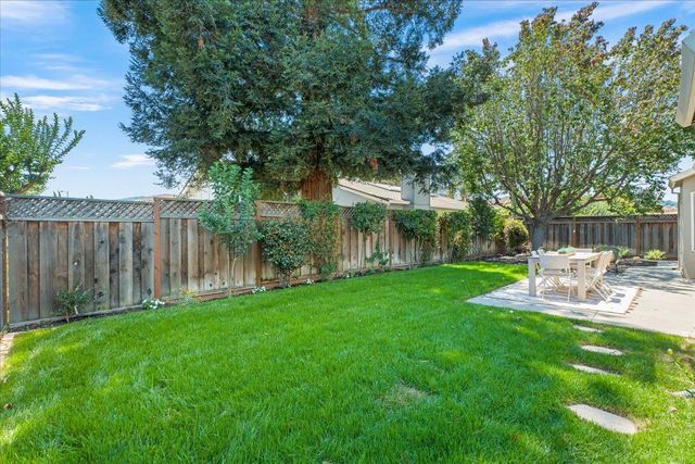 1050 Violet Way, Gilroy, CA 95020