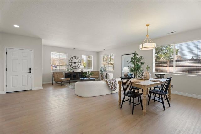 1050 Violet Way, Gilroy, CA 95020