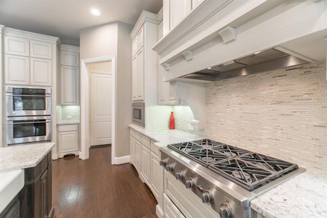 19 Brittany Rose Place, The Woodlands, TX 77375
