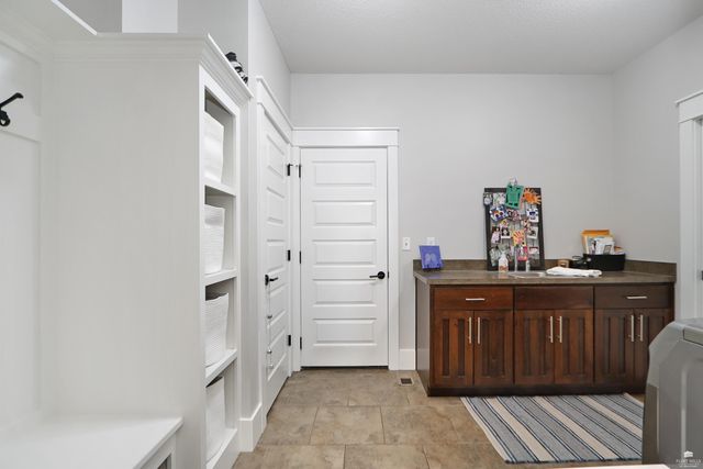 4408 Leone Circle, Manhattan, KS 66503