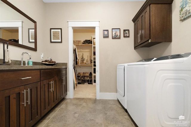 4408 Leone Circle, Manhattan, KS 66503