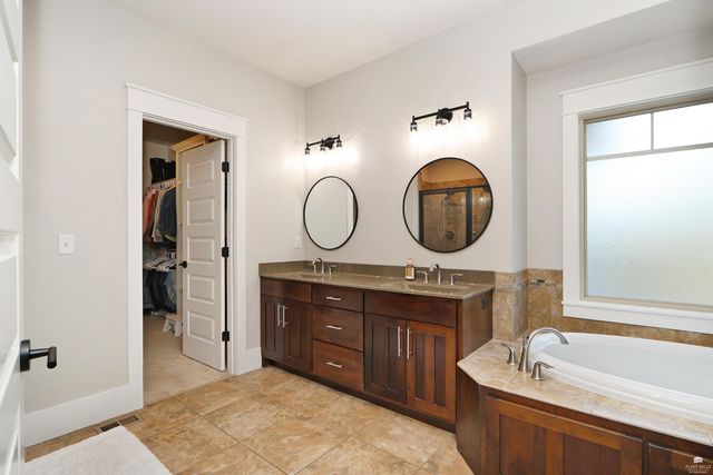 4408 Leone Circle, Manhattan, KS 66503