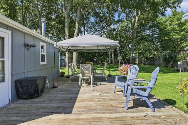 724 Sandra Avenue, West Islip, NY 11795