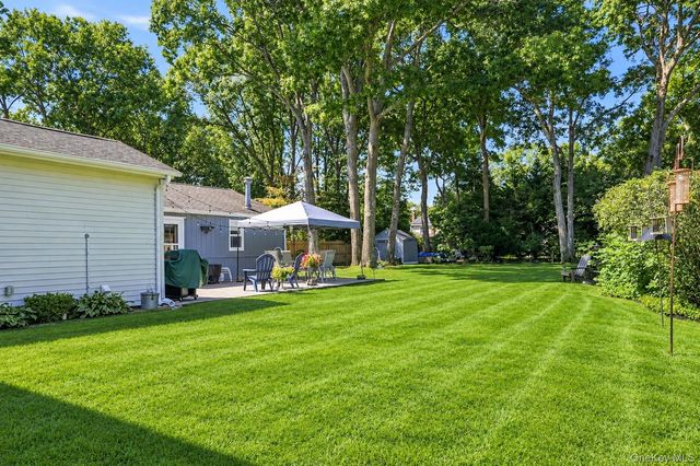 724 Sandra Avenue, West Islip, NY 11795