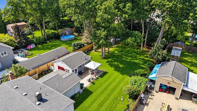 724 Sandra Avenue, West Islip, NY 11795