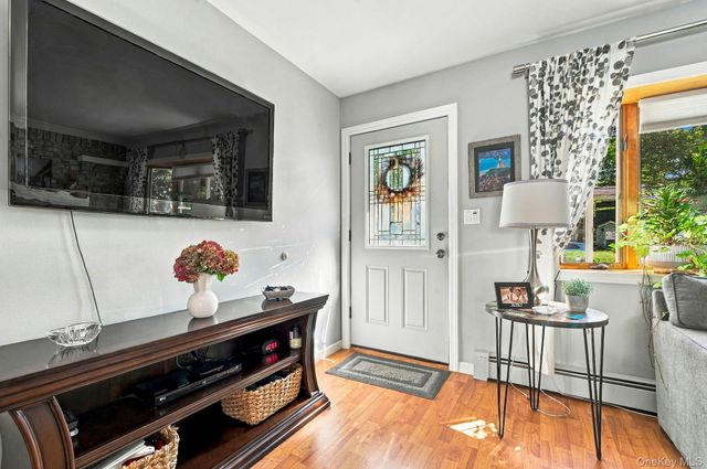 724 Sandra Avenue, West Islip, NY 11795