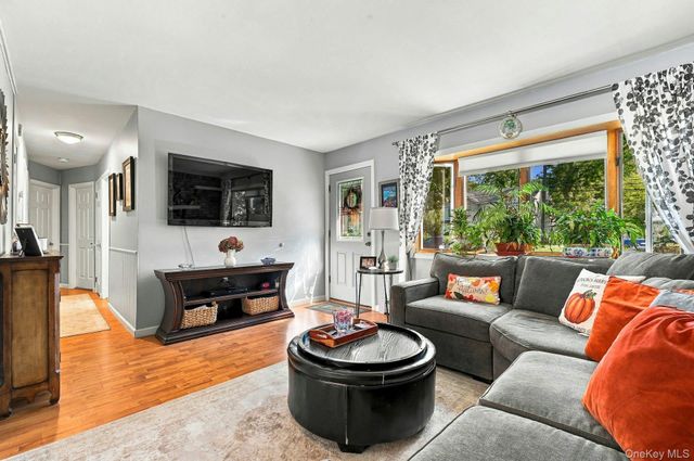 724 Sandra Avenue, West Islip, NY 11795