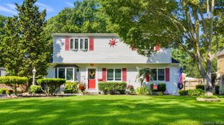 724 Sandra Avenue, West Islip, NY 11795