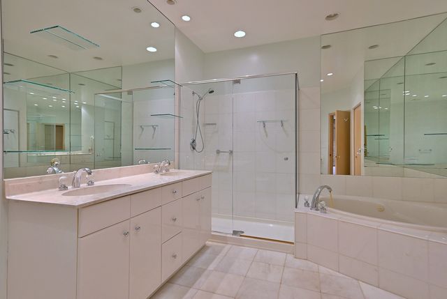 1735 Park Ridge Point, Park Ridge, IL 60068