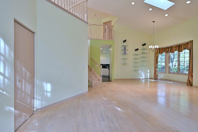 1735 Park Ridge Point, Park Ridge, IL 60068