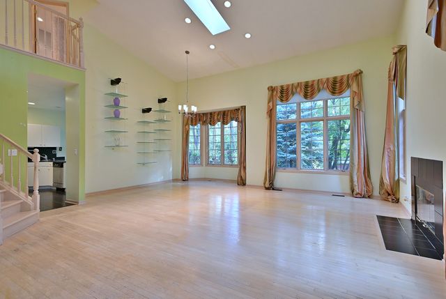 1735 Park Ridge Point, Park Ridge, IL 60068