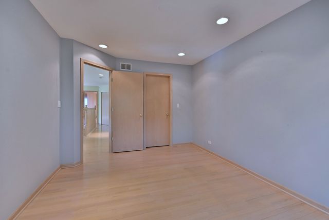 1735 Park Ridge Point, Park Ridge, IL 60068