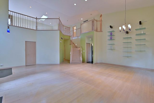 1735 Park Ridge Point, Park Ridge, IL 60068