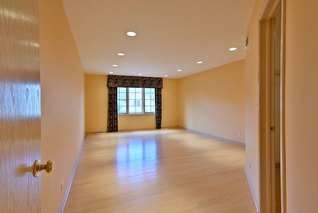 1735 Park Ridge Point, Park Ridge, IL 60068