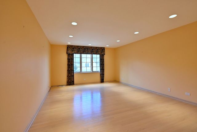 1735 Park Ridge Point, Park Ridge, IL 60068