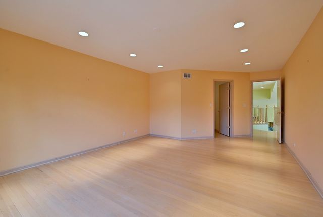 1735 Park Ridge Point, Park Ridge, IL 60068