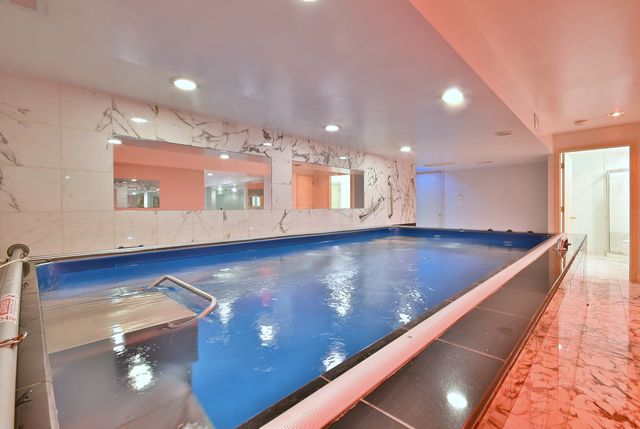 1735 Park Ridge Point, Park Ridge, IL 60068