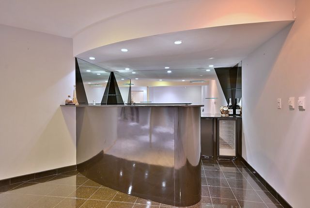 1735 Park Ridge Point, Park Ridge, IL 60068