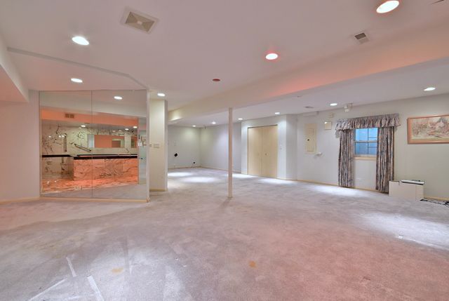 1735 Park Ridge Point, Park Ridge, IL 60068