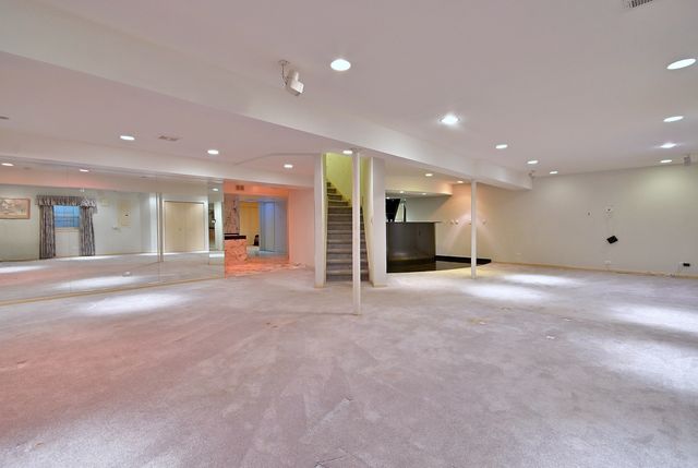 1735 Park Ridge Point, Park Ridge, IL 60068