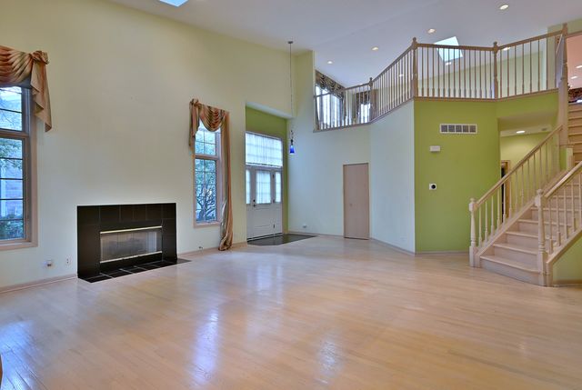 1735 Park Ridge Point, Park Ridge, IL 60068