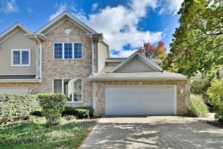 1735 Park Ridge Point, Park Ridge, IL 60068