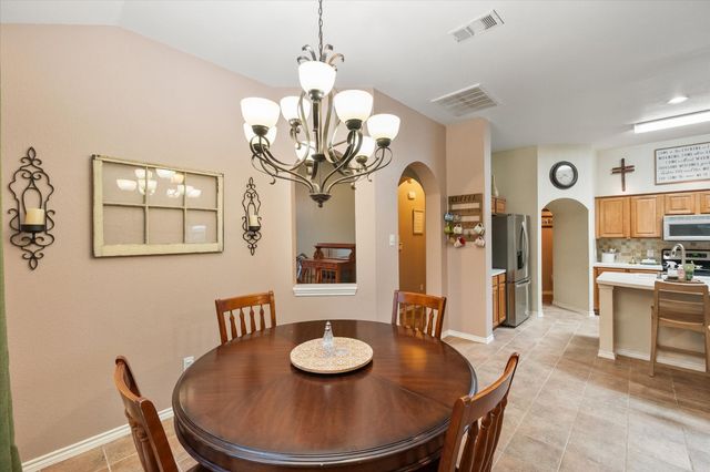 202 Creek Point Lane, Arlington, TX 76002