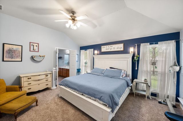 202 Creek Point Lane, Arlington, TX 76002