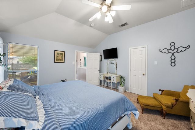 202 Creek Point Lane, Arlington, TX 76002