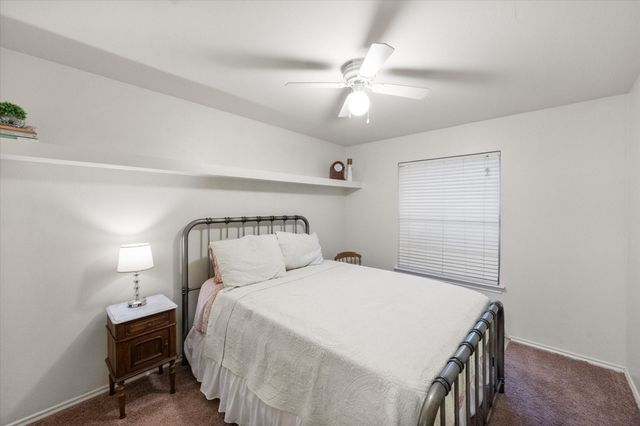 202 Creek Point Lane, Arlington, TX 76002