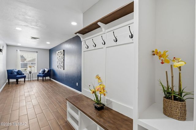 1631 W Sunridge Drive, Tucson, AZ 85704