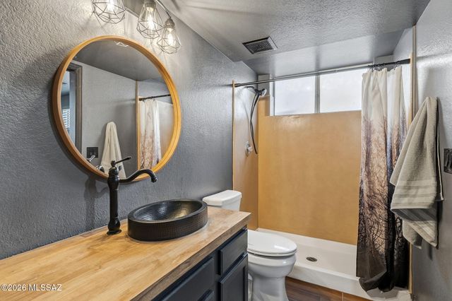 1631 W Sunridge Drive, Tucson, AZ 85704